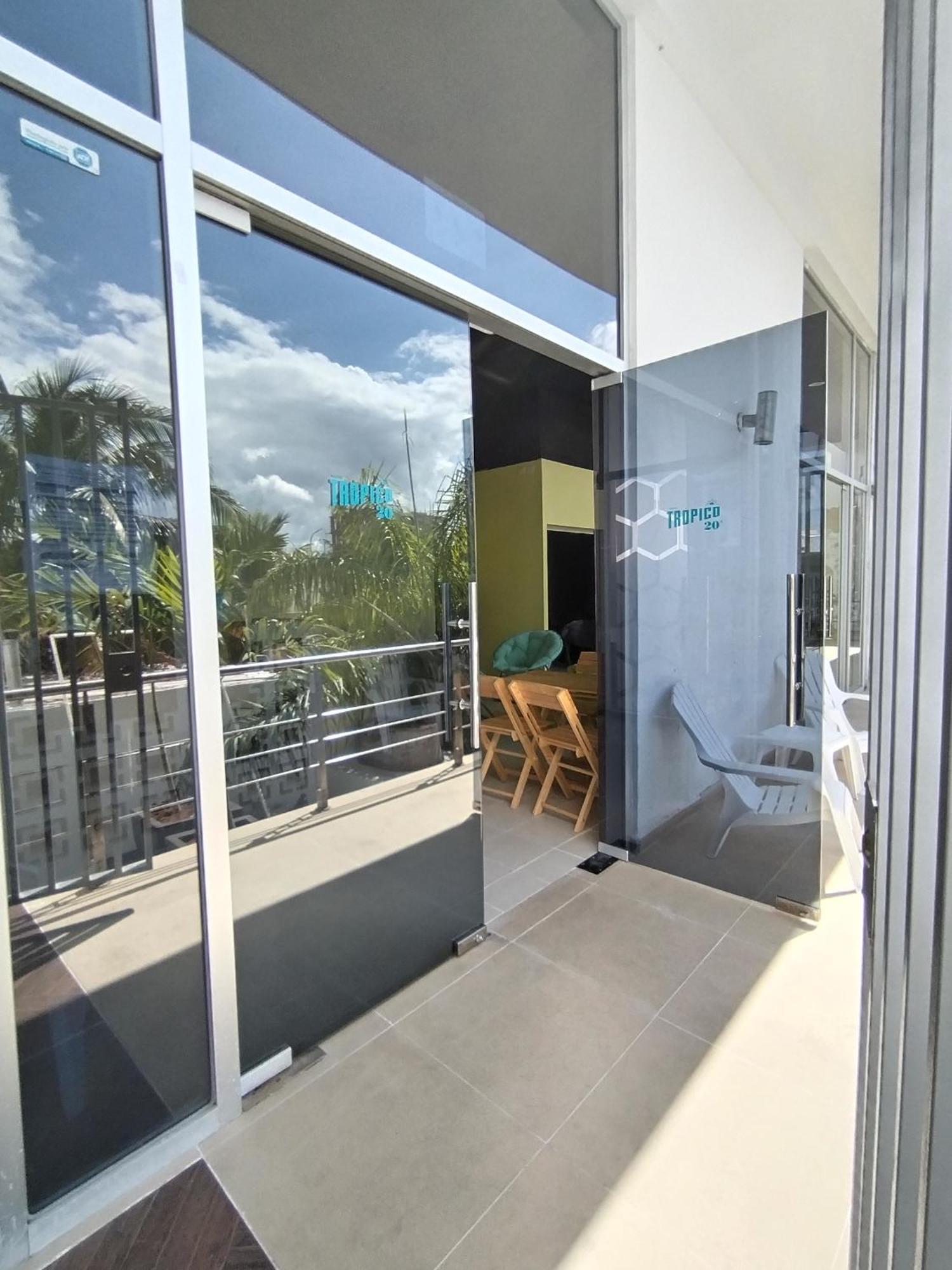 Hostel Tropico 20 Pdc 普拉亚卡门 外观 照片
